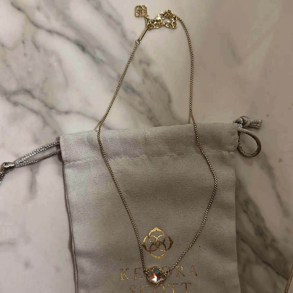 Kendra scott necklace